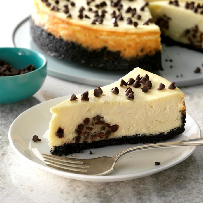 Chocolate-Chip-Cookie-Dough-Cheesecake